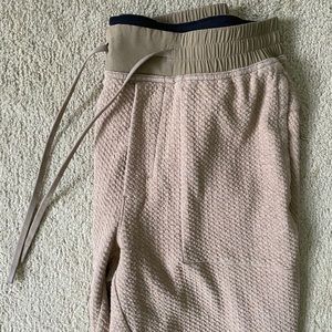 Beige Lululemon At Ease Jogger Men’s Pants (Larg…